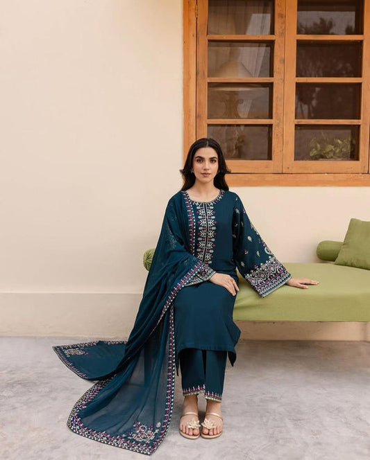 Adaab lawn 3PC – Elegance in Every Thread